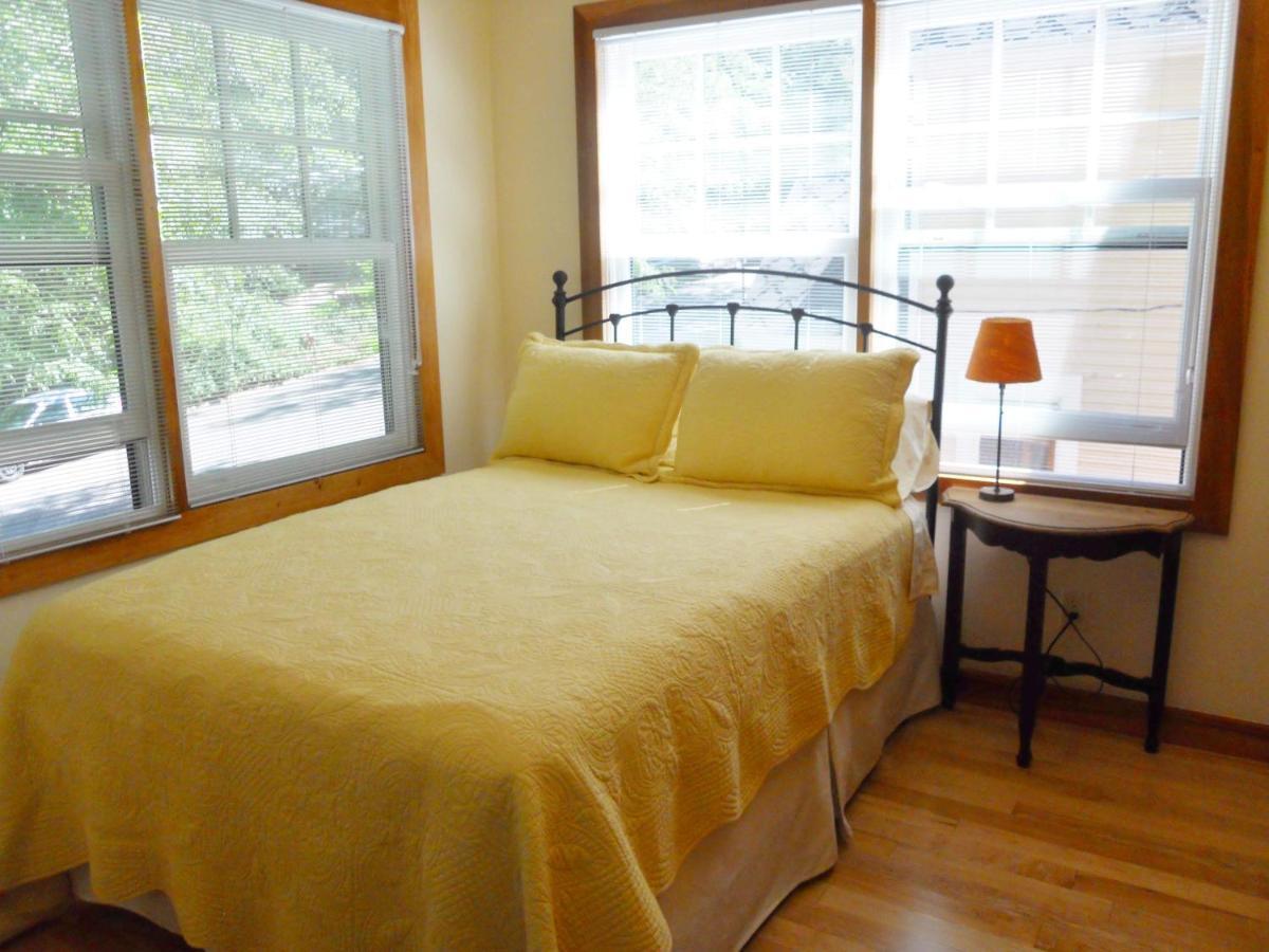 Baxter House B&B Apartment Ann Arbor Bagian luar foto
